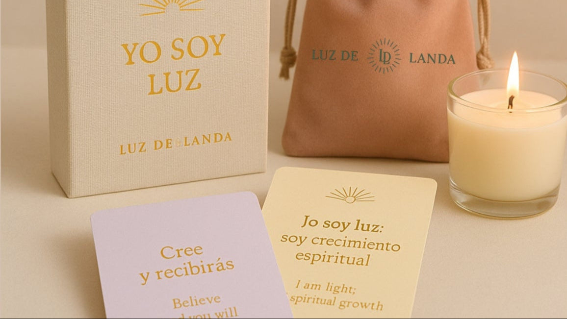 Candle packaging with 'YO SOY LUZ' branding on a beige background